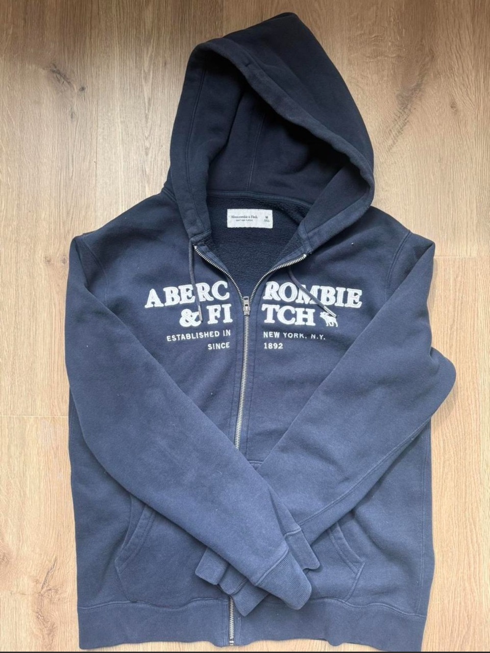 Abercrombie & Fitch Zip Up - M